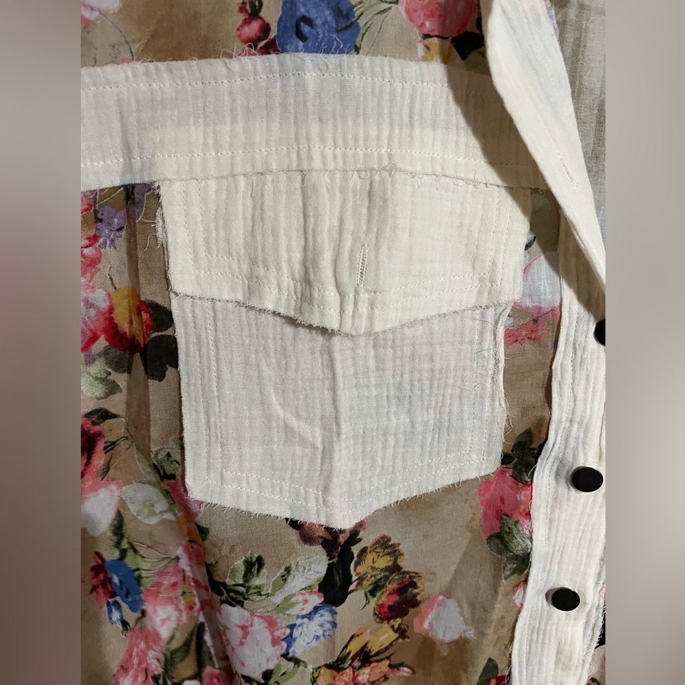 P.o.l Exposed Pockets Floral Shirt In Size Large. - Picture 2 of 13